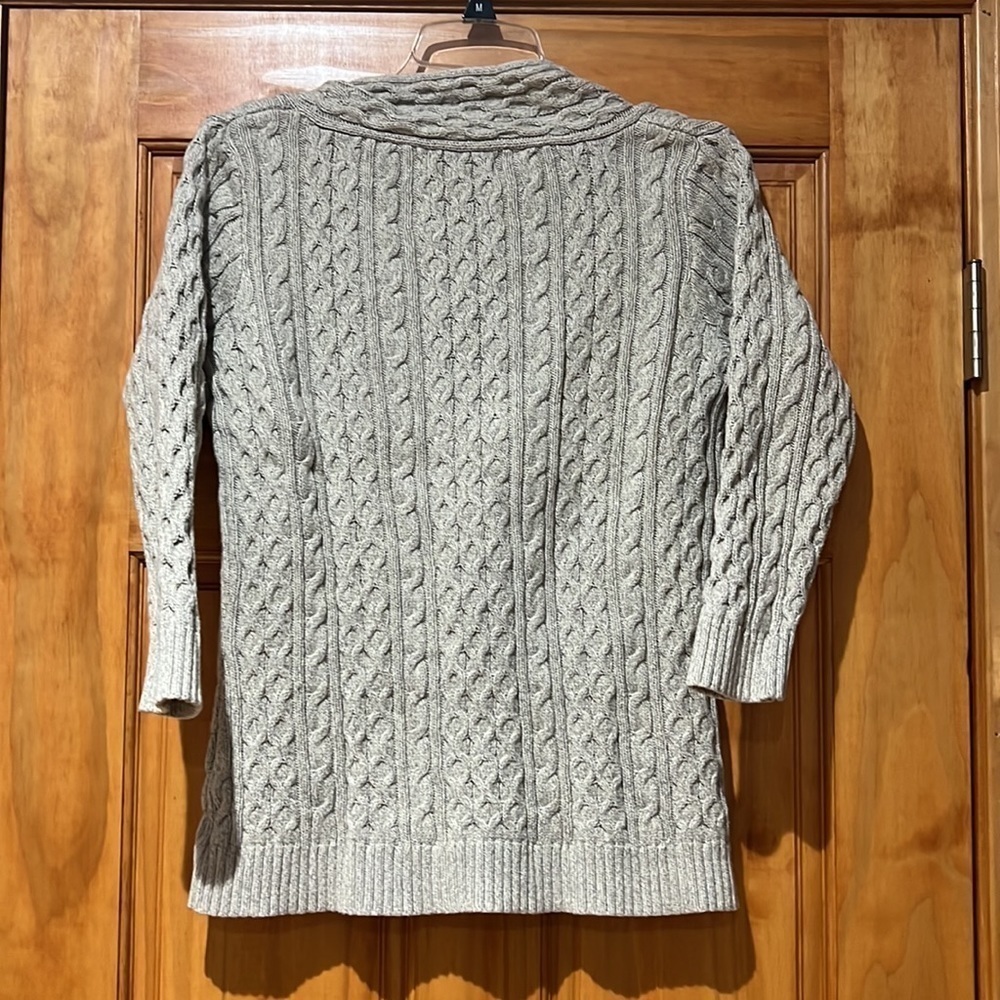 Eddie Bauer Women's Tan V-Neck Sweater M - Picture 4 of 4
